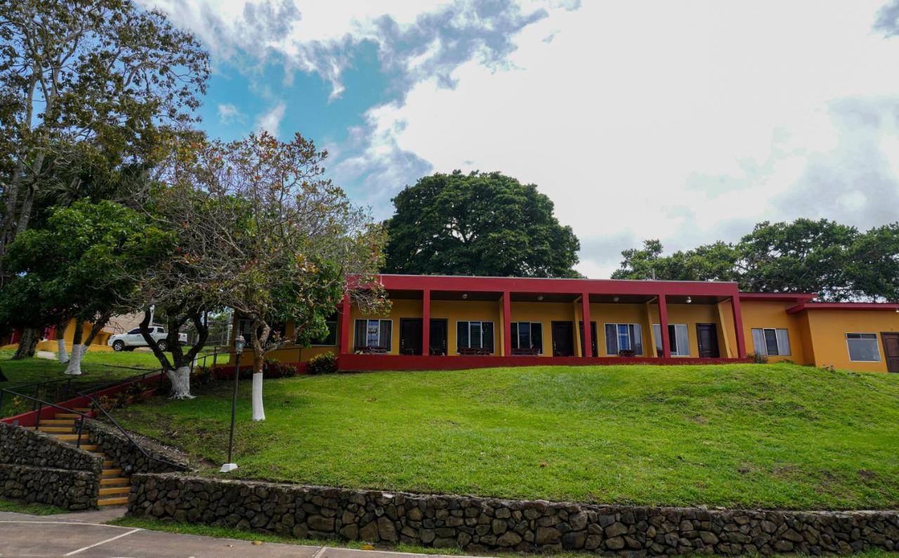 Hotel Puerto San Luis Tilaran Exterior photo